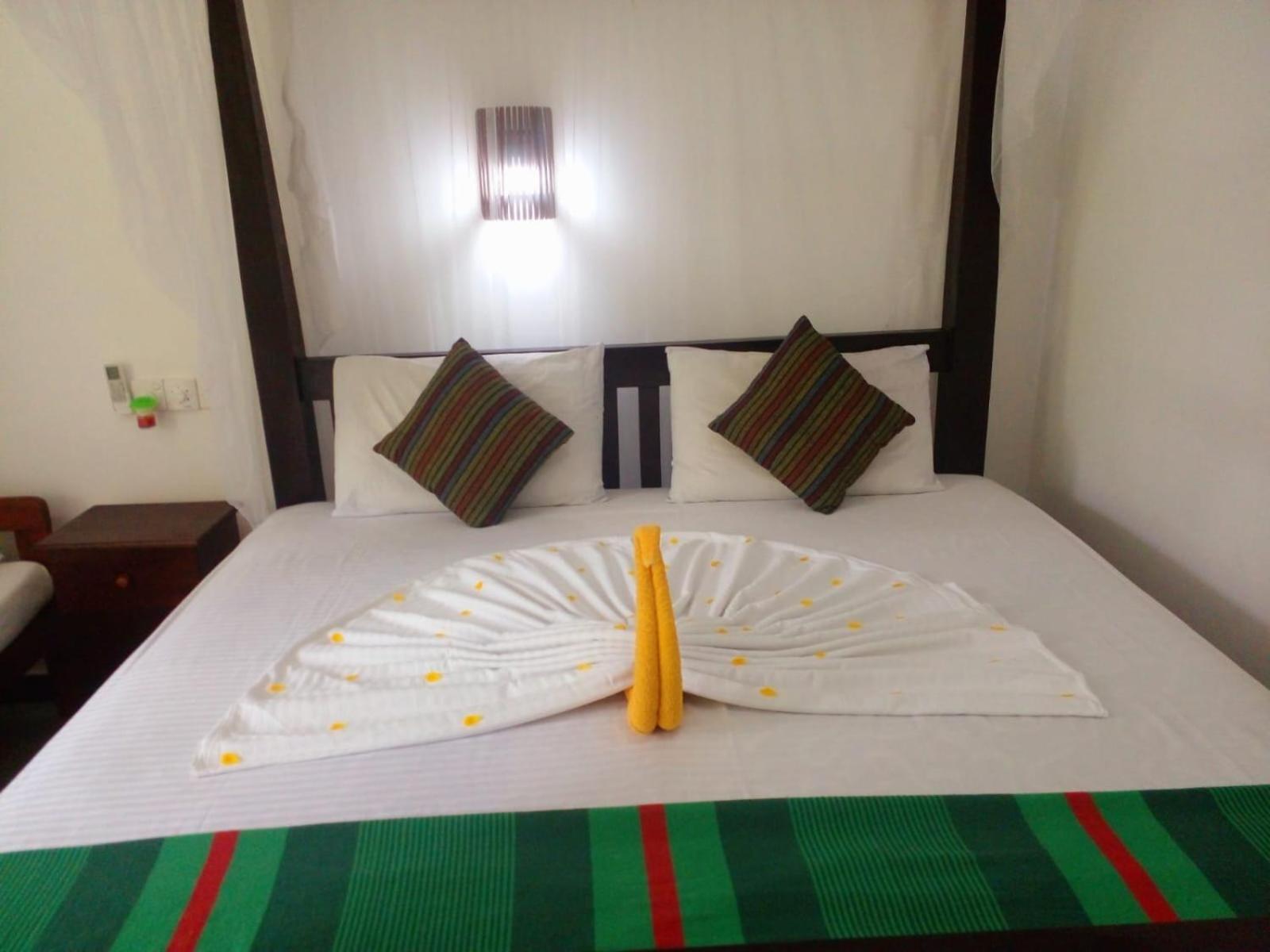 Jungle Restaurant And Villa Unawatuna Ngoại thất bức ảnh
