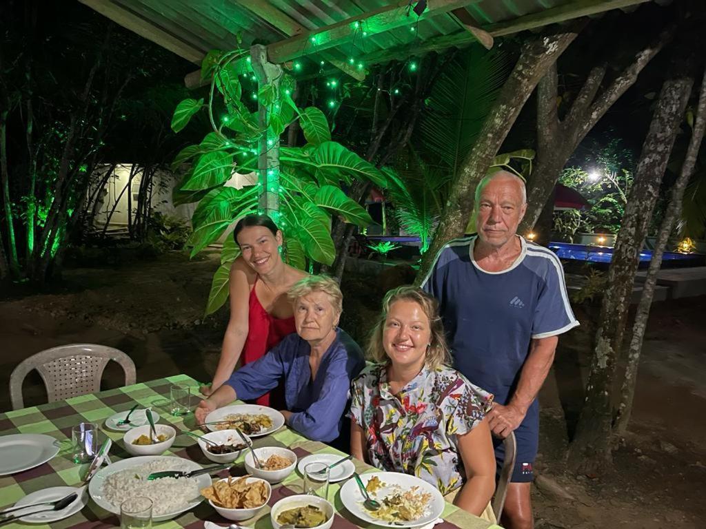 Jungle Restaurant And Villa Unawatuna Ngoại thất bức ảnh