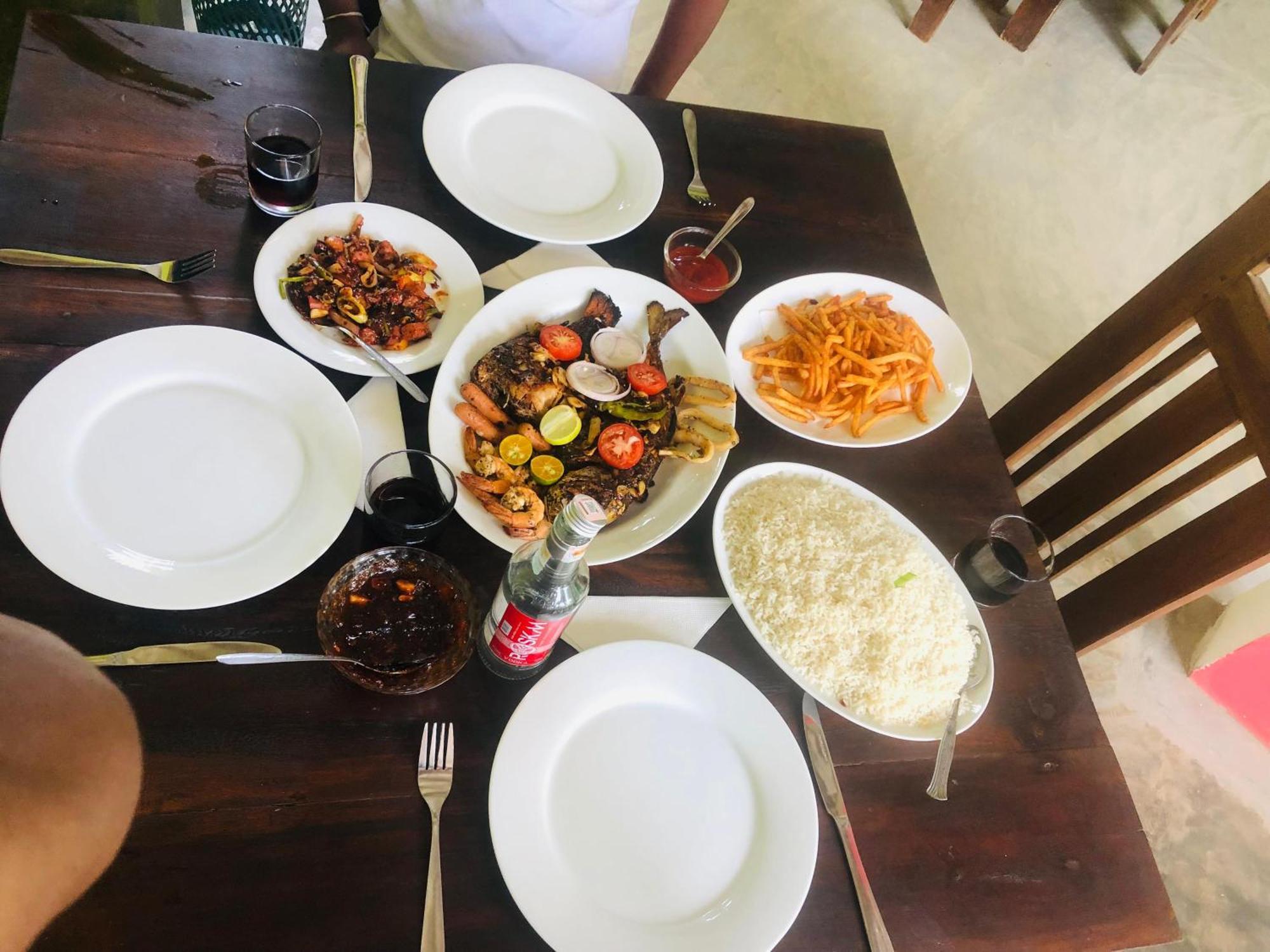 Jungle Restaurant And Villa Unawatuna Ngoại thất bức ảnh