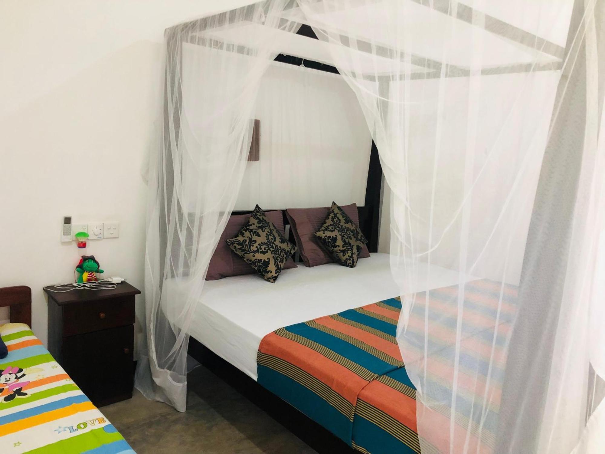 Jungle Restaurant And Villa Unawatuna Ngoại thất bức ảnh