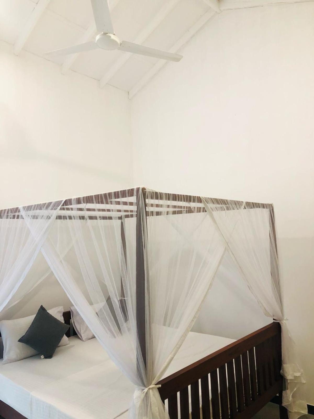 Jungle Restaurant And Villa Unawatuna Ngoại thất bức ảnh